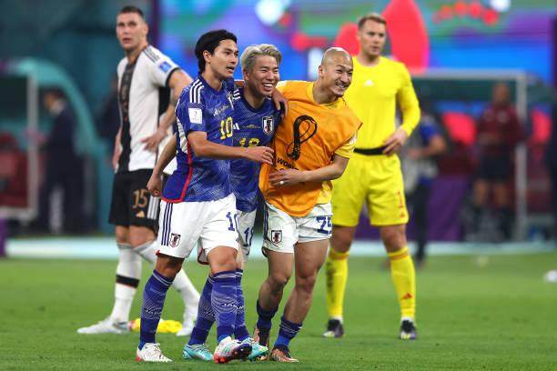 1669216776732013952.jpg 1245022065-612x612.jpg